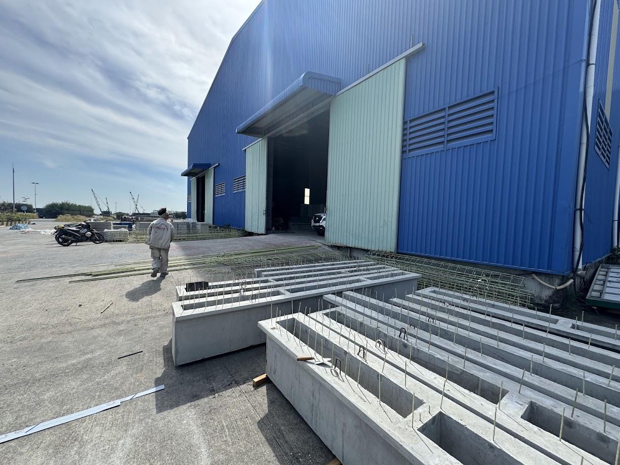 Một góc nhỏ tại xưởng Omega sản xuất cấu kiện bê tông