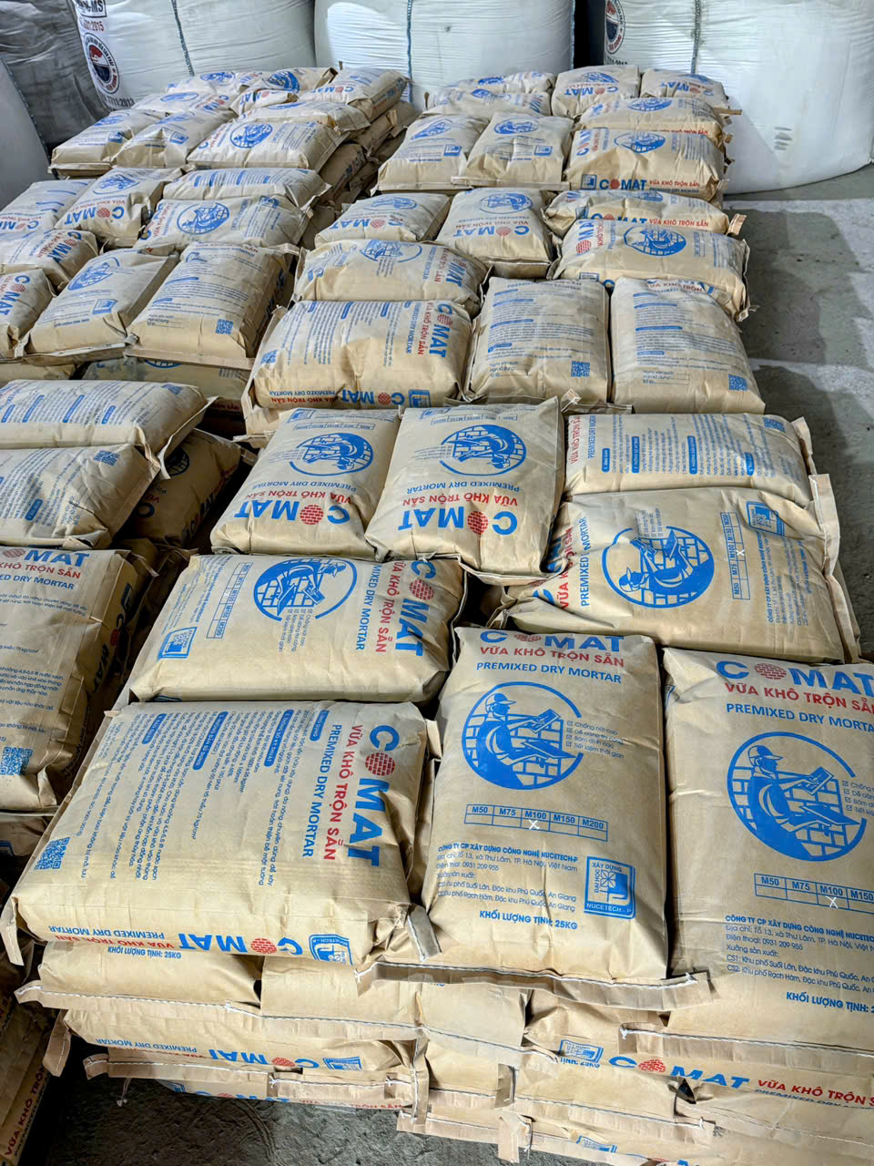 COMAT VỮA KHÔ TRỘN SẴN