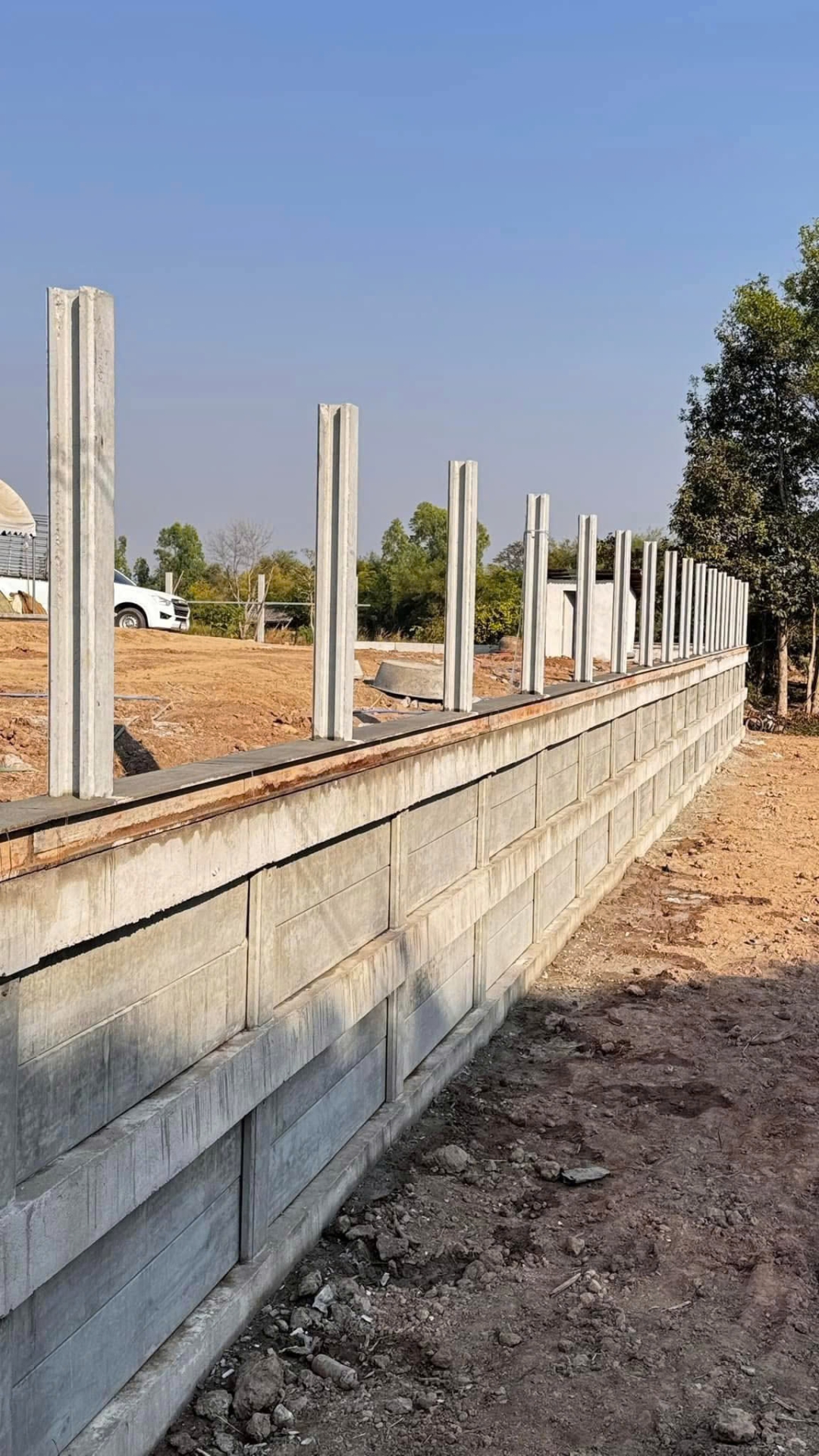 Hàng rào bê tông đúc sẵn